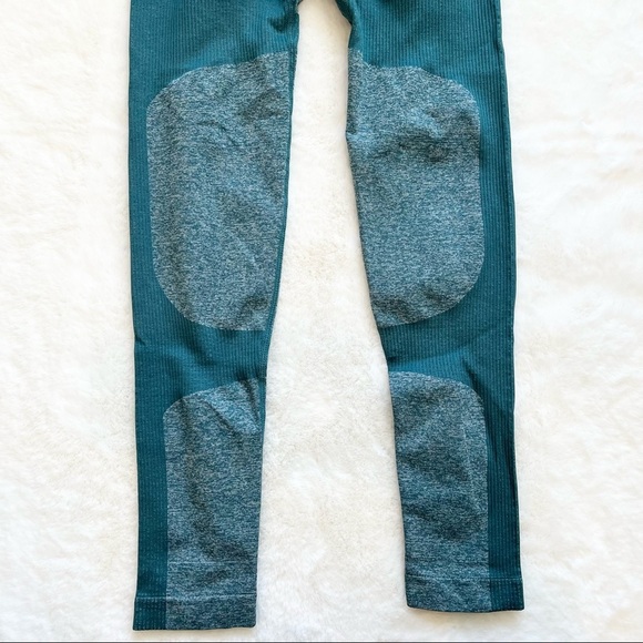 TWO PIECE WORKOUT SET Leggings and Sports Bra Size Small Gym Compression - Picture 8 of 12